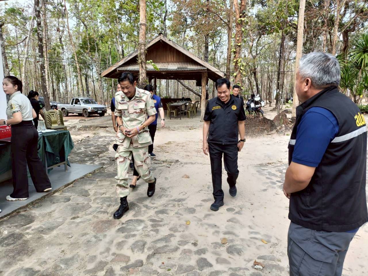 title - ผู้ตรวจราชการ ส.ป.ก. ร่วมลงพื้นที่ตรวจสอบข้อเท็จจริงและประชุมหารือแนวทางการแก้ไขปัญหาเรื่องร้องเรียน ณ จังหวัดสกลนคร 